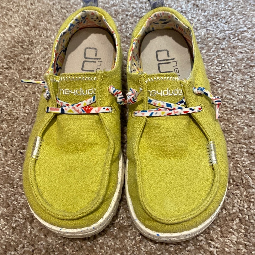 Hey Dude Womens Wendy ZigZag size 6